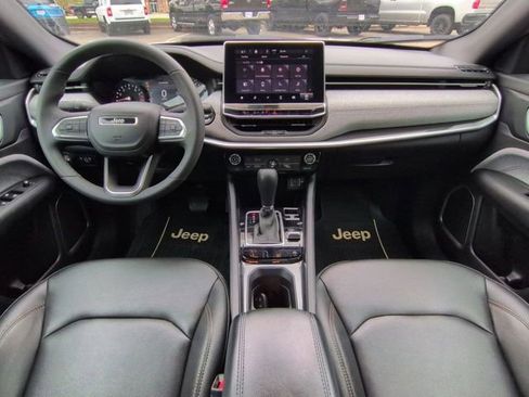 Used 2024 Jeep Compass Latitude AWD/4WD image 22