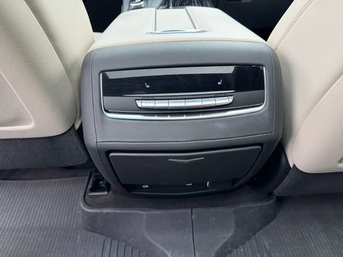 Used 2022 Cadillac Escalade Sport AWD/4WD image 17
