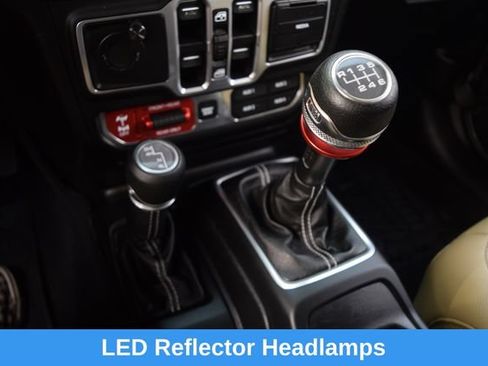 Used 2018 Jeep Wrangler Unlimited Rubicon w/ LED Lighting Group AWD/4WD image 12