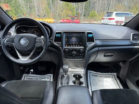 Used 2017 Jeep Grand Cherokee Altitude AWD/4WD image 13