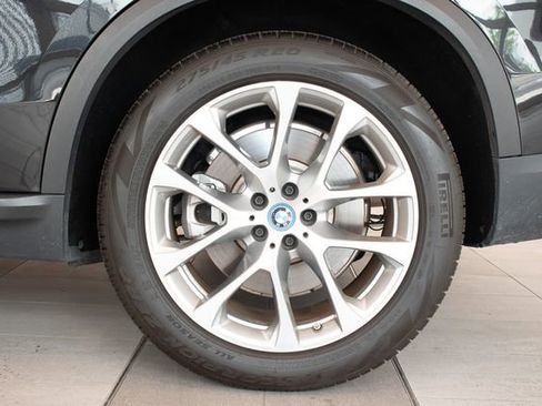 Used 2025 BMW X5 xDrive50e AWD/4WD image 9