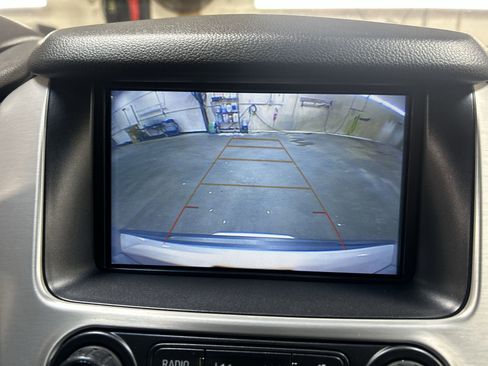 Used 2019 GMC Yukon SLT w/ HD Trailering Package AWD/4WD image 16
