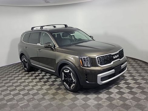 Certified 2025 Kia Telluride EX w/ EX Captain's Chair Package AWD/4WD image 2