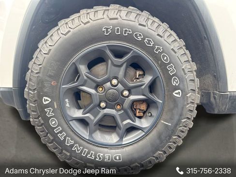 Used 2017 Jeep Grand Cherokee Limited w/ Luxury Group II AWD/4WD image 24