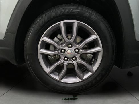 Used 2023 GMC Terrain SLT AWD/4WD image 13
