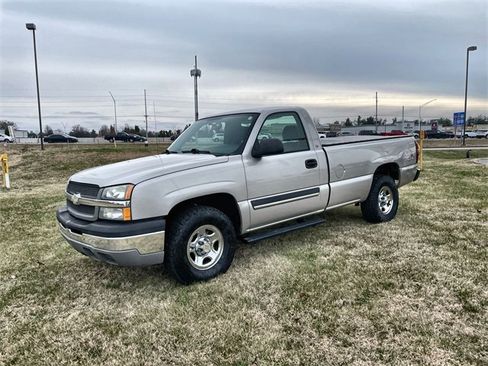 Used 2004 Chevrolet Silverado 1500 4x4 Regular Cab image 2