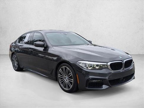 Used 2019 BMW 540i w/ M Sport Package image 3