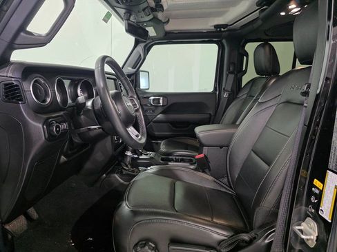 Used 2021 Jeep Wrangler Unlimited Sahara w/ Uconnect 4C Nav & Sound Group image 16