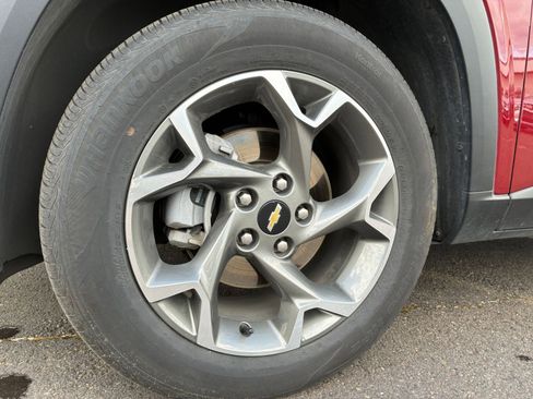 Used 2025 Chevrolet Trax LT image 29