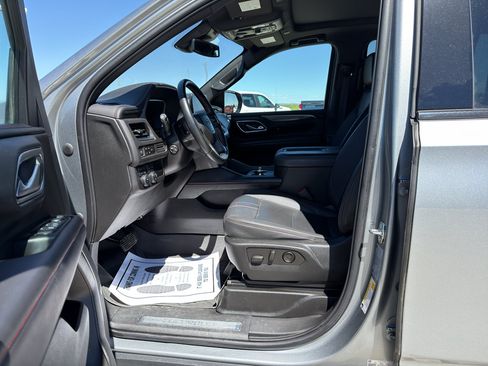 Used 2023 Chevrolet Suburban RST w/ Luxury Package AWD/4WD image 11
