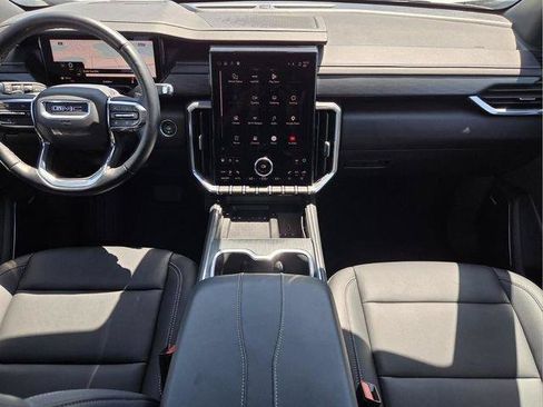 Certified 2026 GMC Acadia Elevation w/ Elevation Premium Package FWD image 16