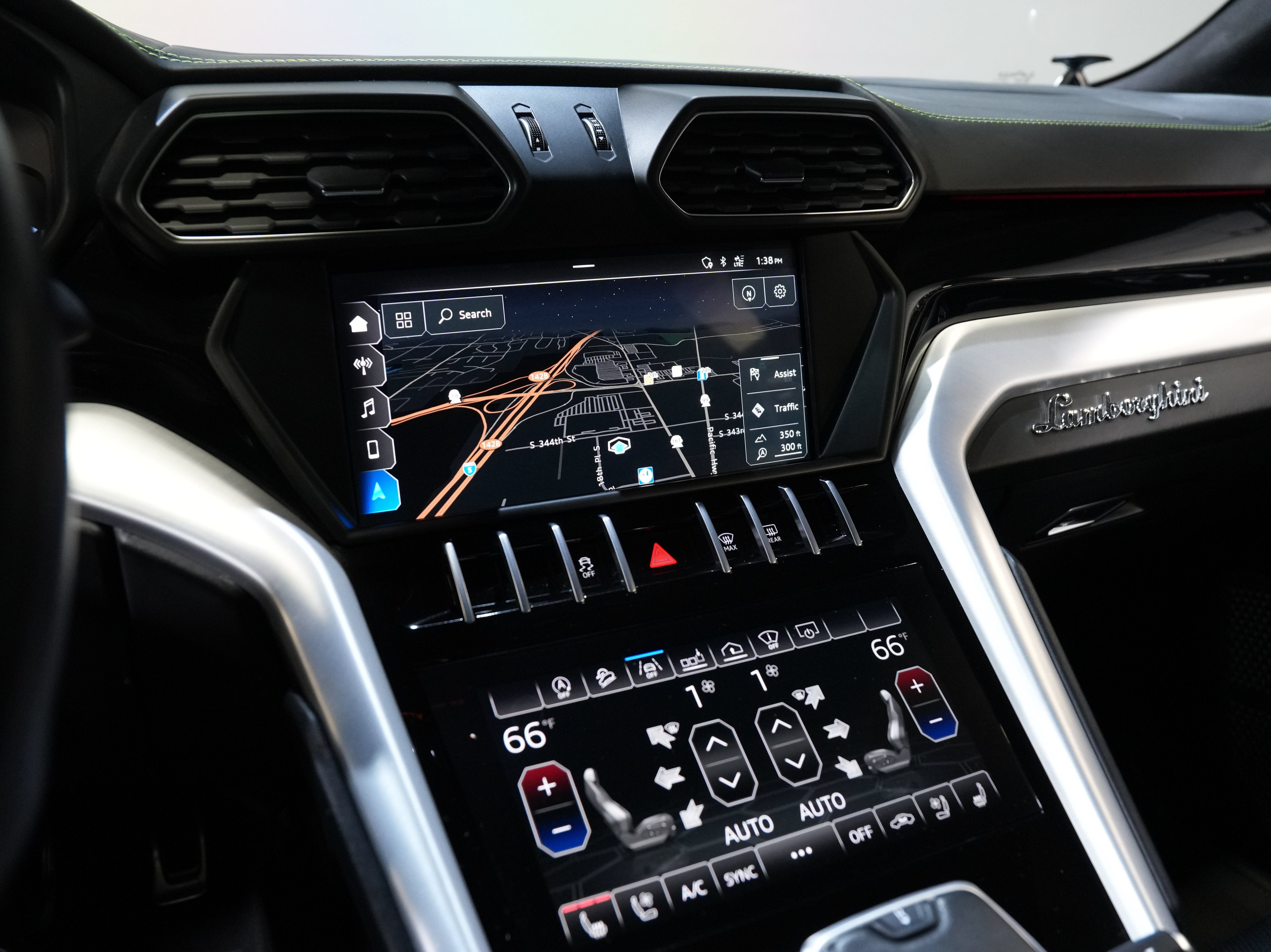 Used 2019 Lamborghini Urus AWD/4WD image 45