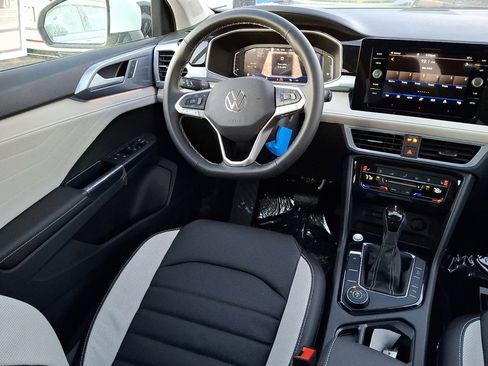 New 2025 Volkswagen Taos SEL AWD/4WD image 9