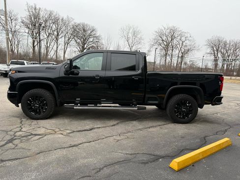 Used 2025 Chevrolet Silverado 2500 LT w/ Trail Boss Package image 7
