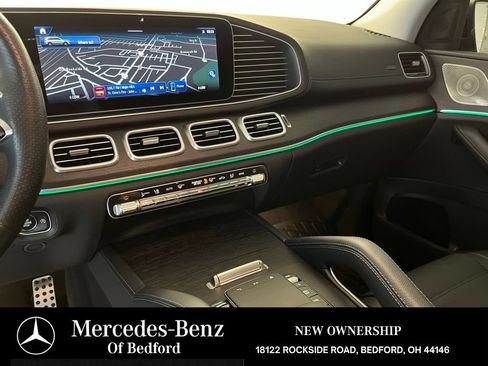 Used 2026 Mercedes-Benz GLS 580 4MATIC image 32
