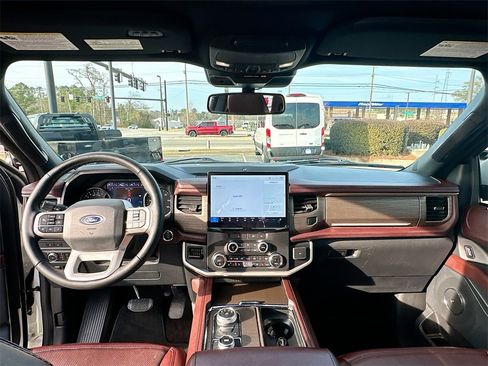 Used 2022 Ford Expedition Max Limited image 3