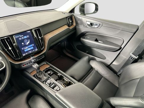 Used 2019 Volvo XC60 T6 Momentum w/ Advanced Package image 25