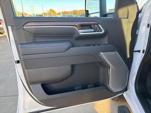New 2026 Chevrolet Silverado 3500 High Country w/ Technology Package AWD/4WD image 13