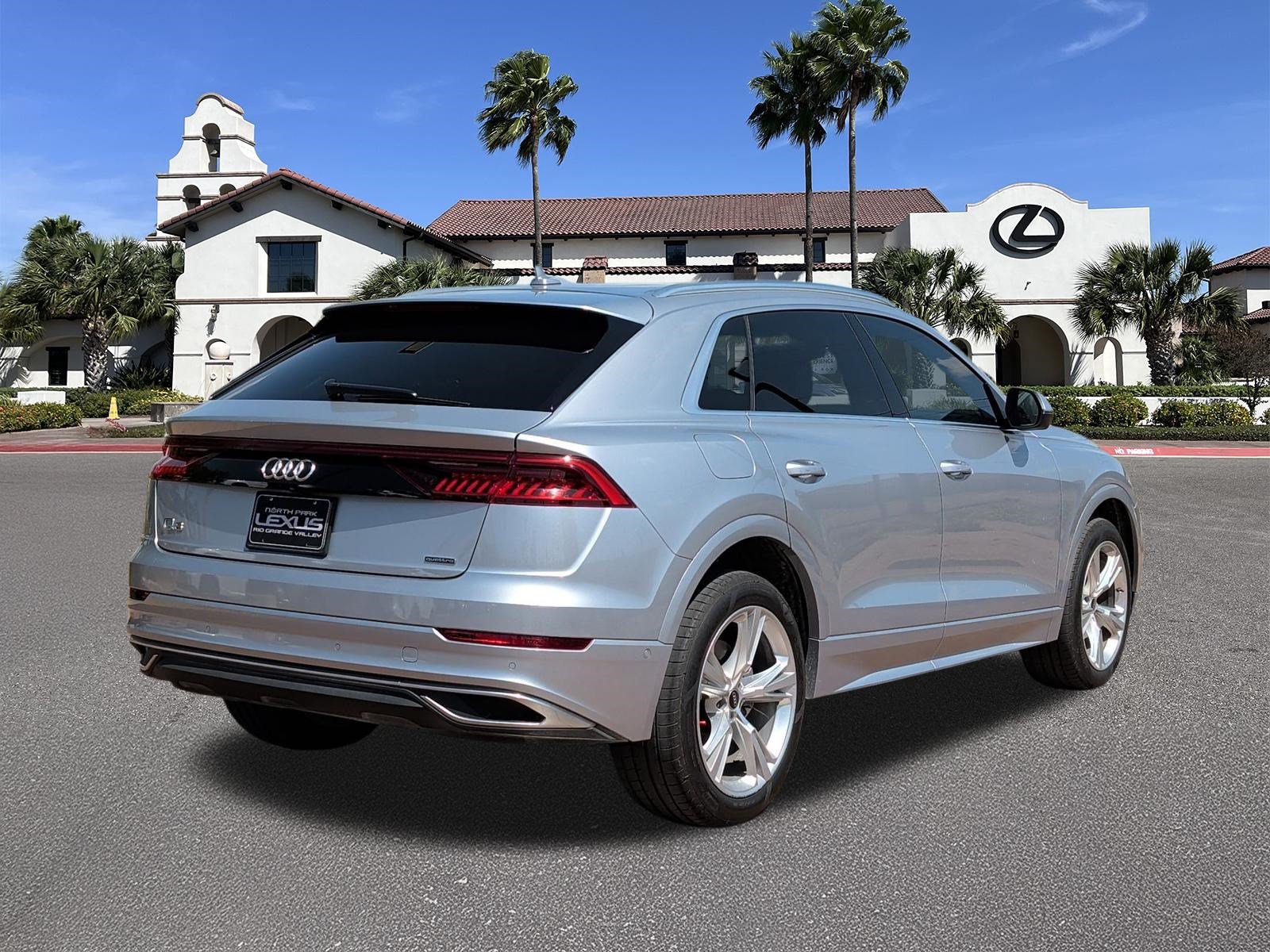 Used 2022 Audi Q8 Premium w/ Convenience Package AWD/4WD image 2