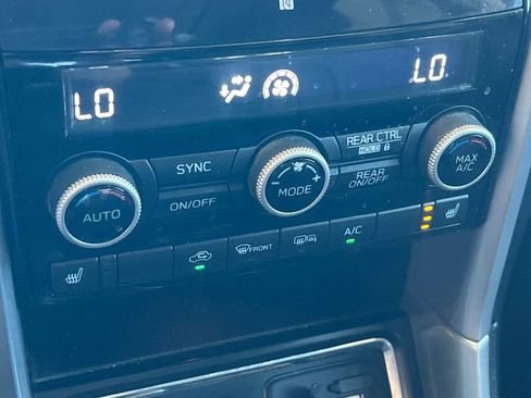 Used 2022 Subaru Ascent Limited w/ Technology Package image 19