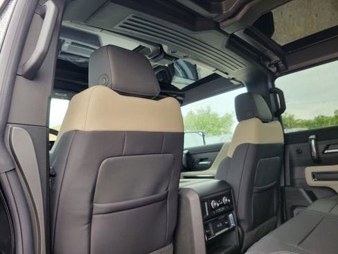New 2026 GMC Hummer EV 4x4 Crew Cab image 11