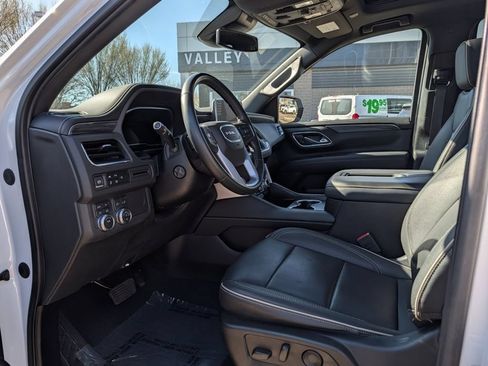 Used 2023 GMC Yukon SLT w/ SLT Premium Package AWD/4WD image 38