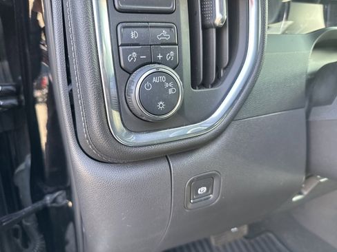 Used 2021 Chevrolet Silverado 1500 LT image 12