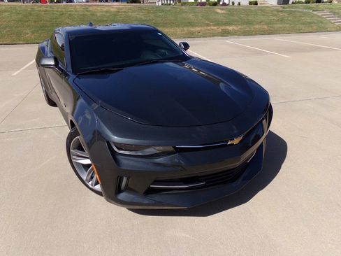 Used 2017 Chevrolet Camaro LT RWD image 10