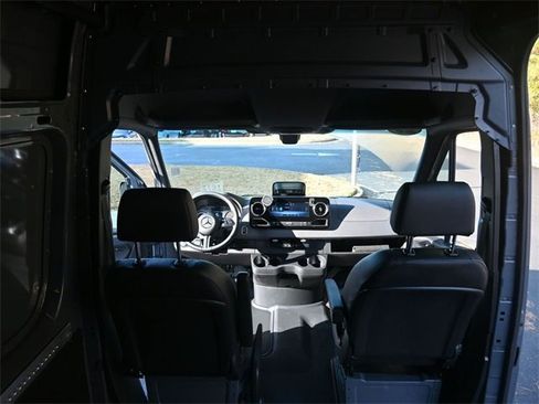 Used 2025 Mercedes-Benz Sprinter 2500 image 17