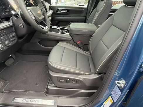 New 2026 Chevrolet Suburban Premier w/ Sun And Tow Package image 12