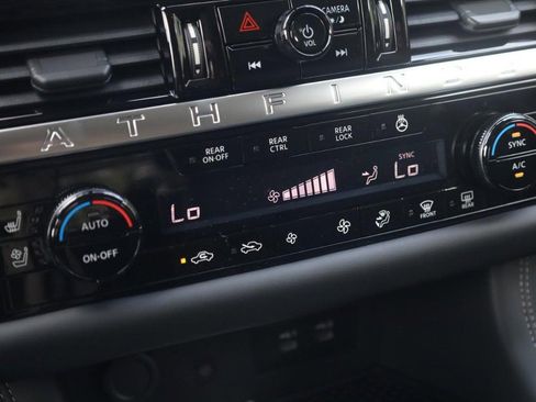 New 2026 Nissan Pathfinder Platinum AWD/4WD image 17