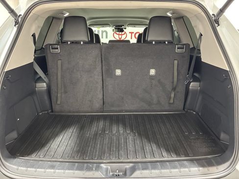 Used 2024 Toyota Grand Highlander AWD image 17