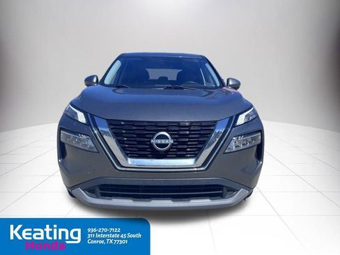 Used 2022 Nissan Rogue SV image 3