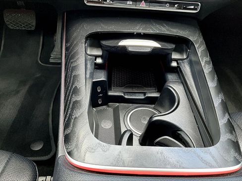 Used 2025 Mercedes-Benz E 350 Sedan image 32