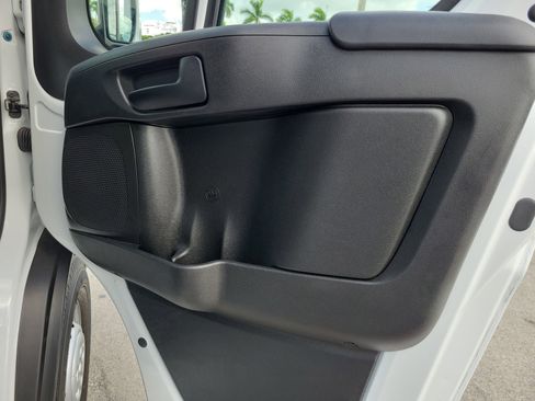 Used 2025 RAM ProMaster 2500 w/ U-Haul Equipment Group FWD image 27