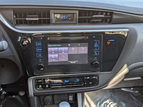 Used 2019 Toyota Corolla LE w/ Carpet Mat Package (TMS) image 4