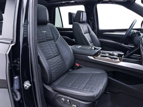 Used 2025 Cadillac Escalade Sport Platinum AWD/4WD image 44