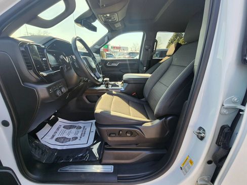Used 2023 Chevrolet Silverado 1500 RST AWD/4WD image 18