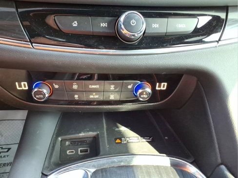 Certified 2024 Buick Enclave Essence w/ Experience Buick Package FWD image 25