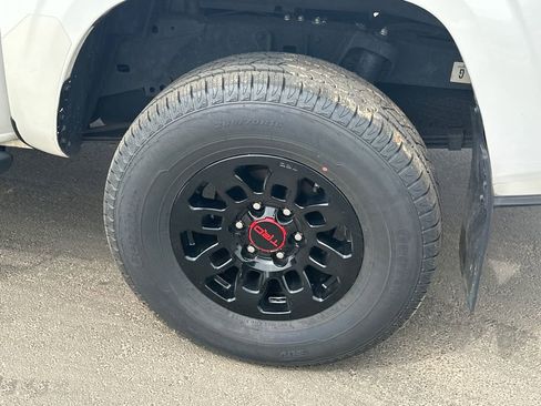 Used 2022 Toyota Tacoma SR AWD/4WD image 19