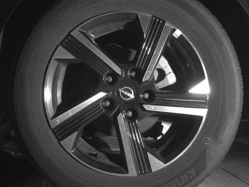 Used 2025 Nissan Sentra SV FWD image 14