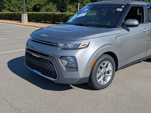 Used 2022 Kia Soul LX w/ Technology Package FWD image 10