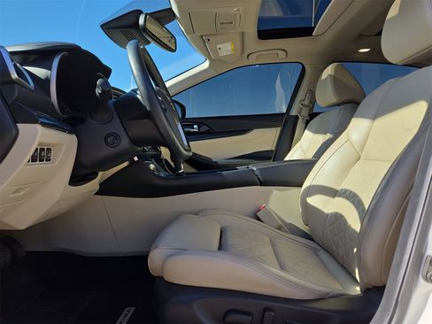 Used 2022 Nissan Maxima Platinum w/ Sport Mat Group image 16