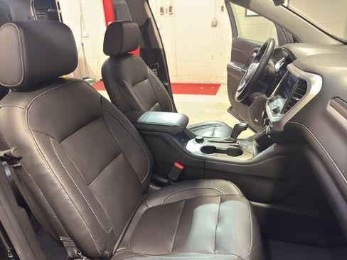 Used 2018 GMC Acadia SLT image 21