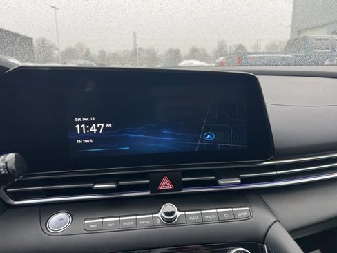 Used 2025 Hyundai Elantra SEL image 37