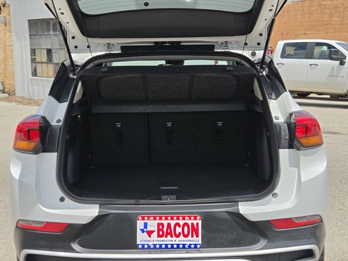 Used 2022 Buick Encore GX Preferred w/ Cold Weather Comfort Package FWD image 8