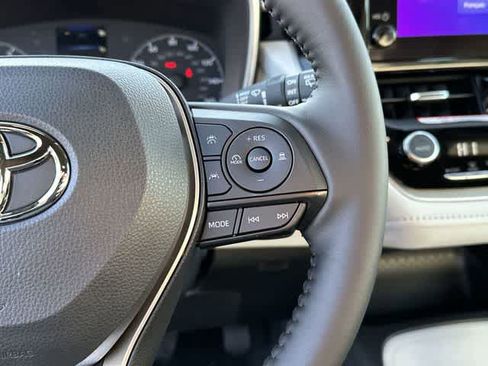 Used 2025 Toyota Corolla SE image 9