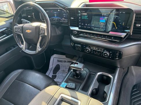 Used 2022 Chevrolet Silverado 1500 LTZ AWD/4WD image 19