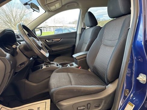 Used 2018 Nissan Rogue SV image 14