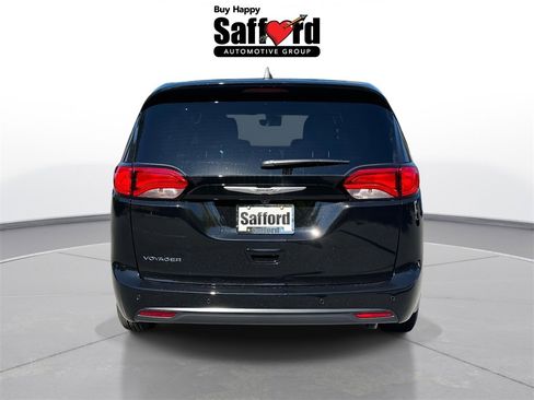 New 2026 Chrysler Voyager LX image 6